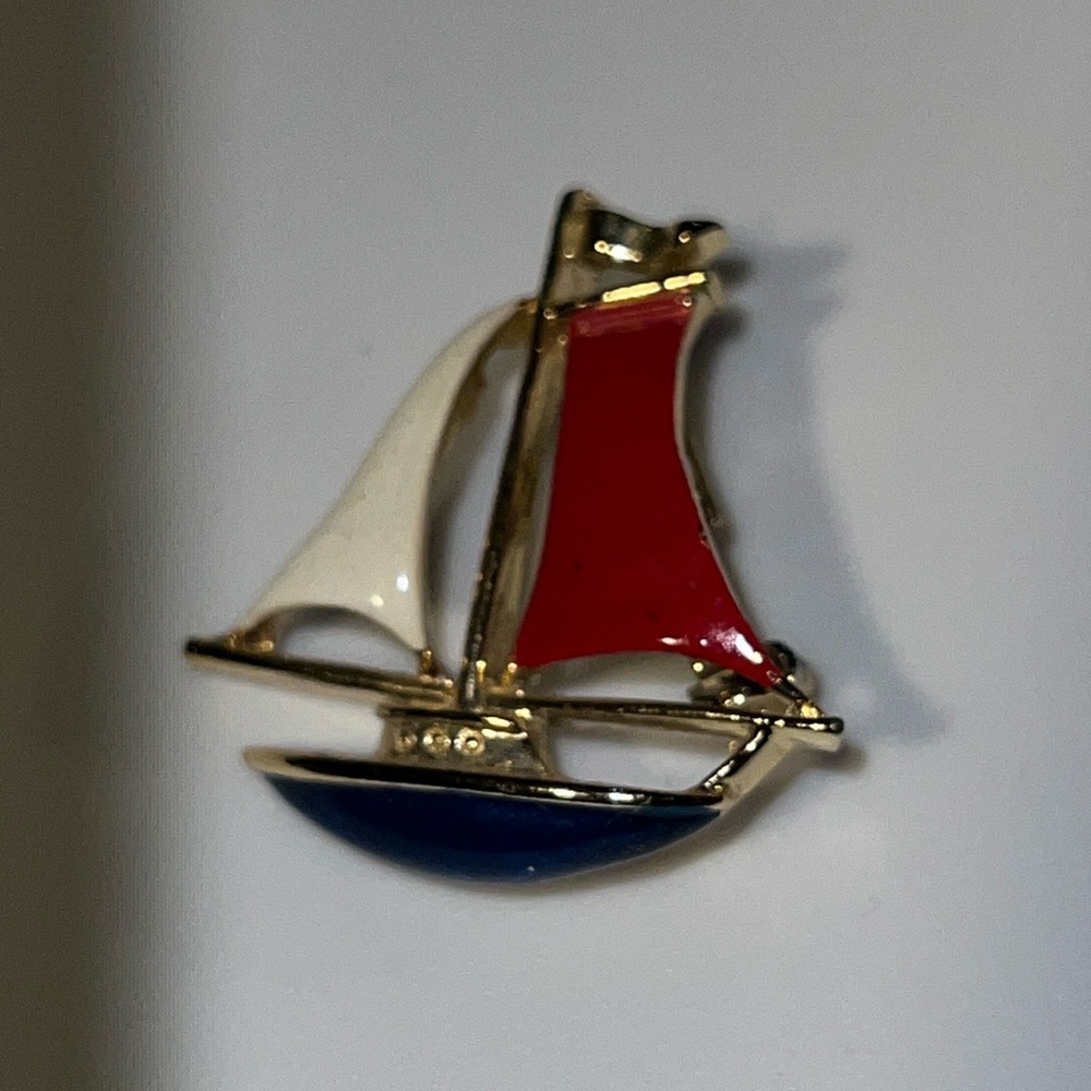 Vintage GERRYS silver tone Red White Blue enamel SAILBOAT Brooch